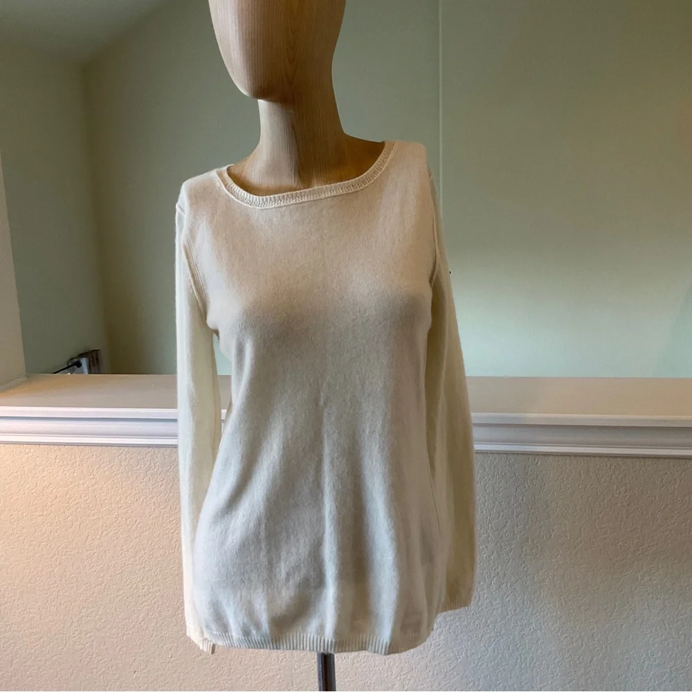 InCashmere ivory sweater